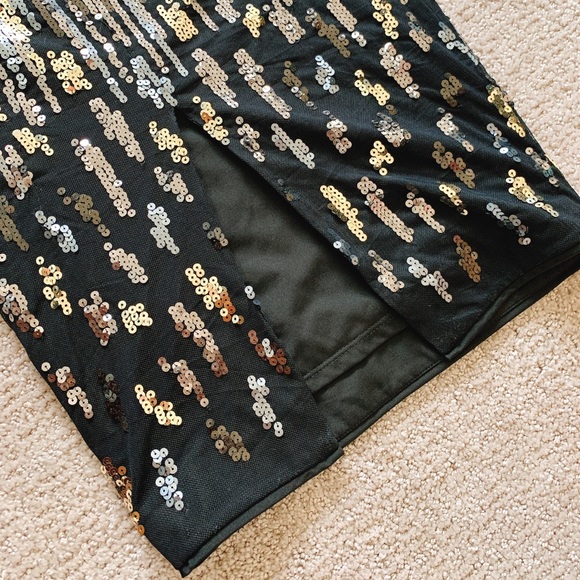 Set Marciano Sequin Crop Top & Midi Skirt Set - Picture 8 of 8